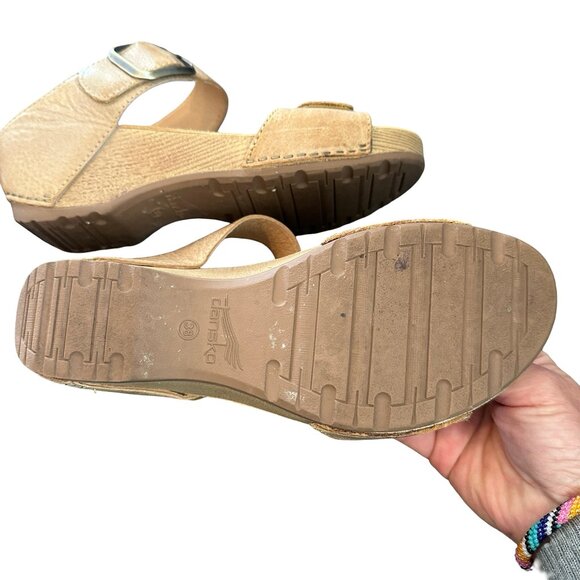 Dansko Tanya Sandals Women 38 Size 7.5 8 Shoes Tan Leather Wedge Heel Slip On - Picture 4 of 5